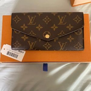 ❌SOLD❌ LV Sarah Wallet Monogram